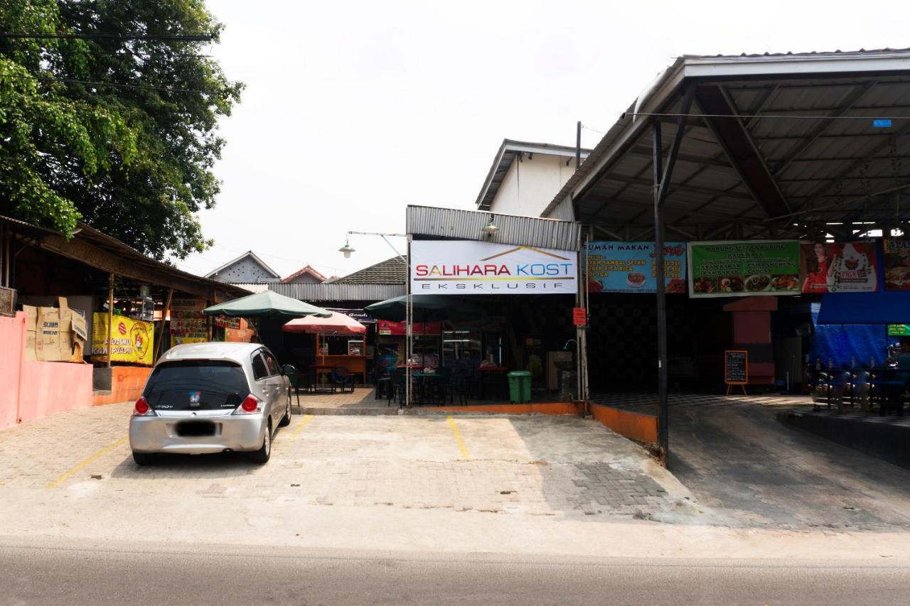 Salihara Kost Hotel Jakarta Exterior photo